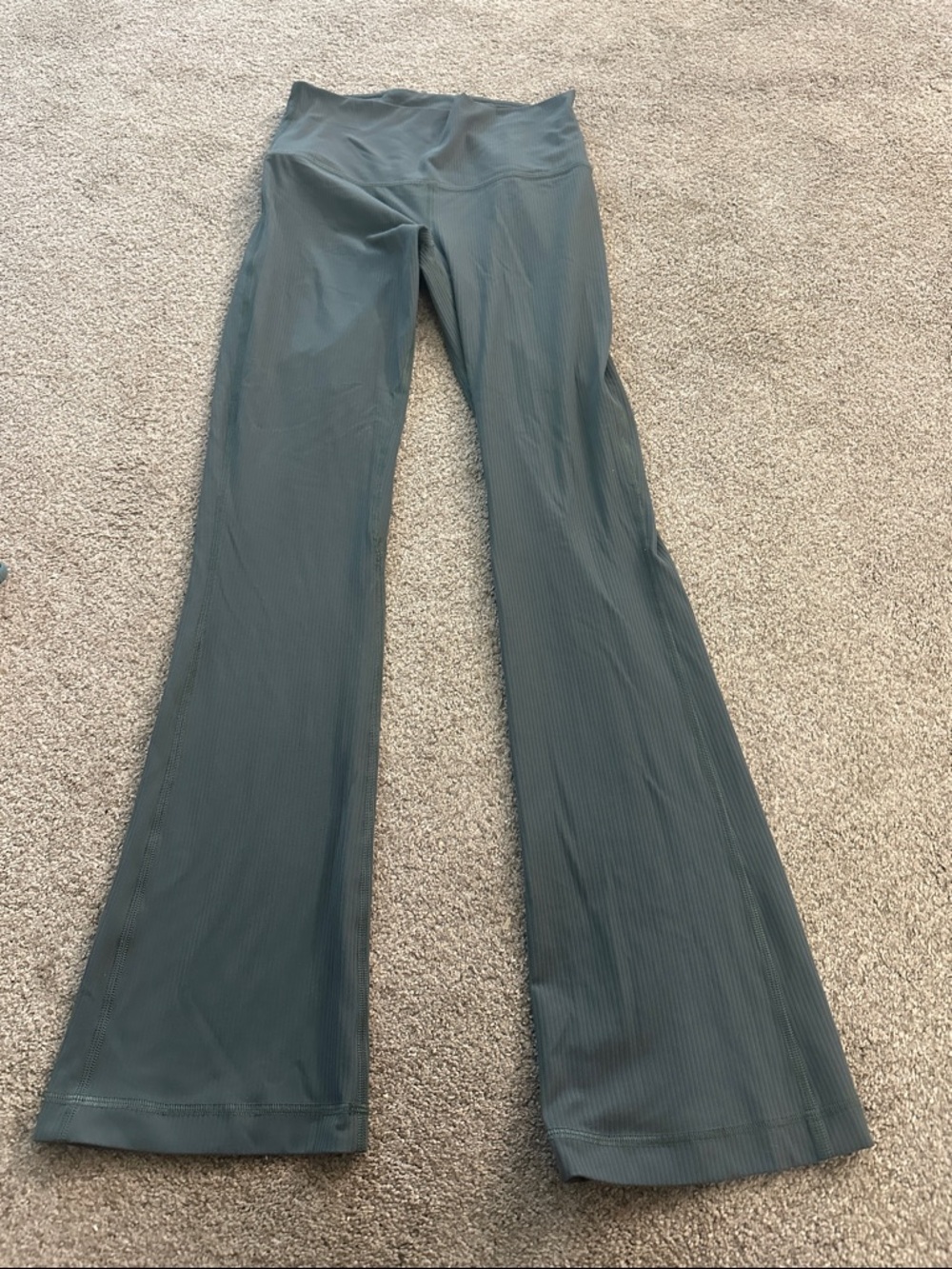 Lululemon align Ribbed mini flare leggings high waisted -moss green size 6